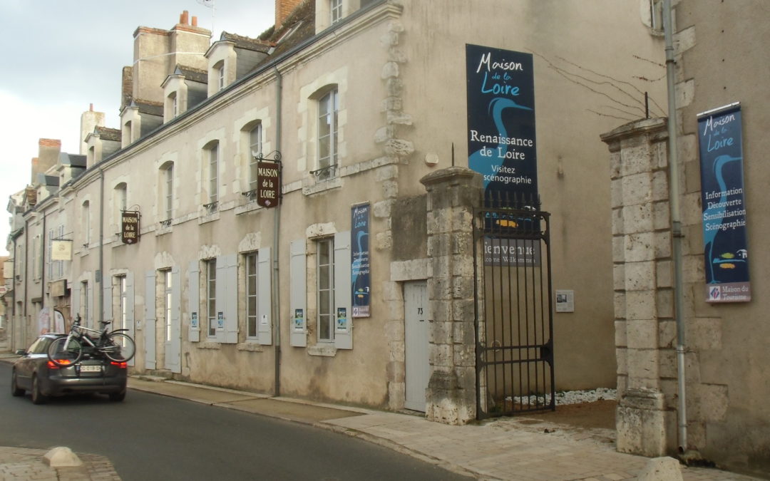 Devanture de la Maison de la Loire à Saint-Dyé-sur-Loire. Crédit photo : Nicolas Patissier pour Studio Zef